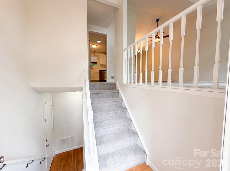 7827 Mallen Dr, Charlotte, NC 28212
