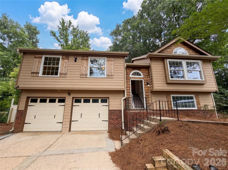 7827 Mallen Dr, Charlotte, NC 28212