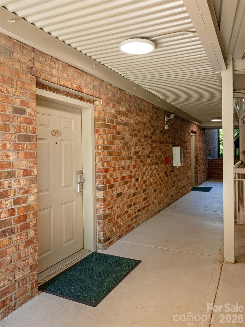 208 Bowling Park Rd #208, Asheville, NC 28803