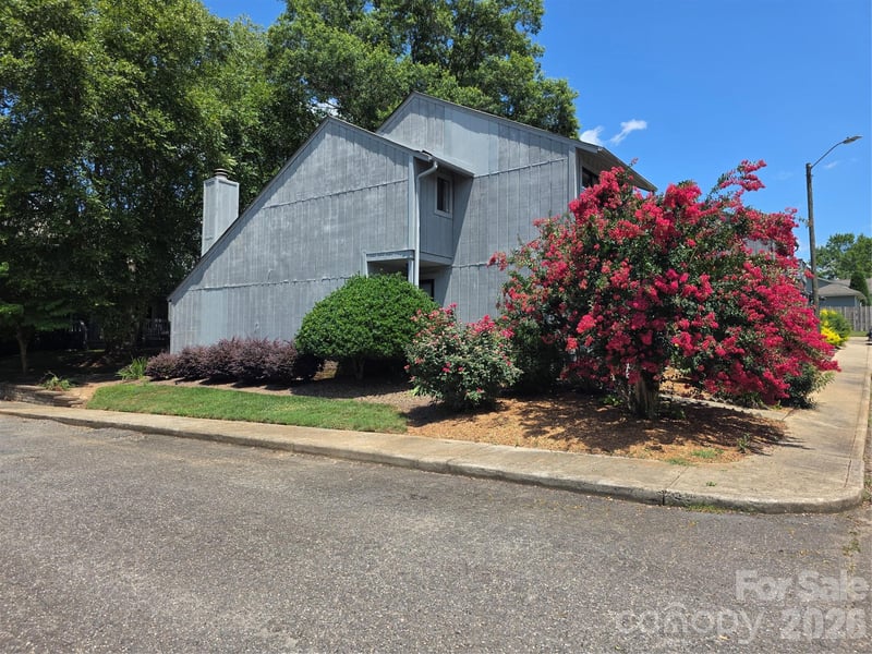 100 Willow Run Dr #22, Gastonia, NC 28056