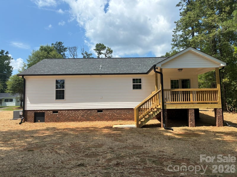 8 Wray St, York, SC 29745