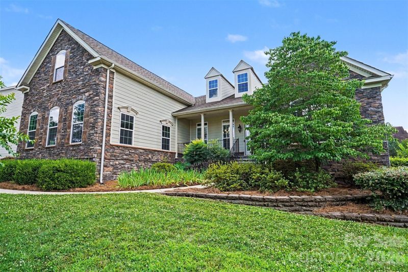 8432 Penton Pl, Harrisburg, NC 28075