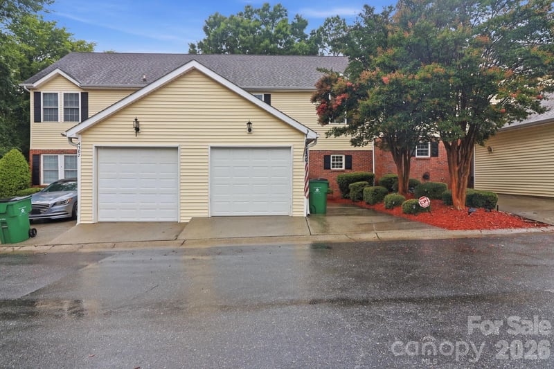 4311 Laurel Hill Ln, Charlotte, NC 28217