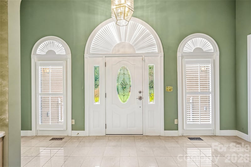 200 Teaberry Ln, Hendersonville, NC 28739