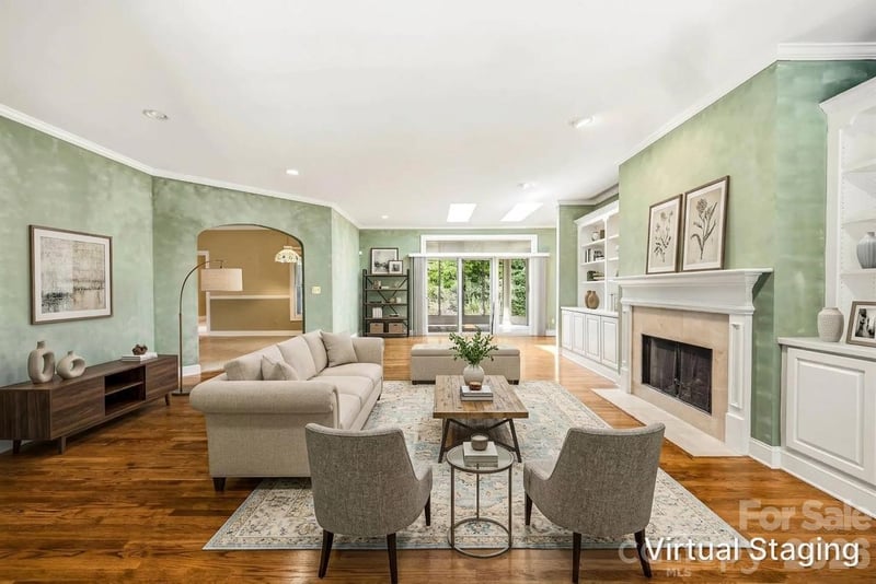 200 Teaberry Ln, Hendersonville, NC 28739