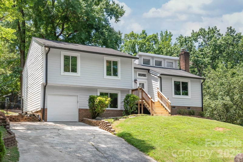 10129 Eagle Ct, Charlotte, NC 28277