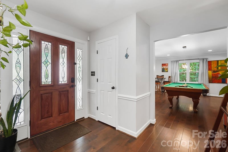 432 Raintree Dr, Matthews, NC 28104