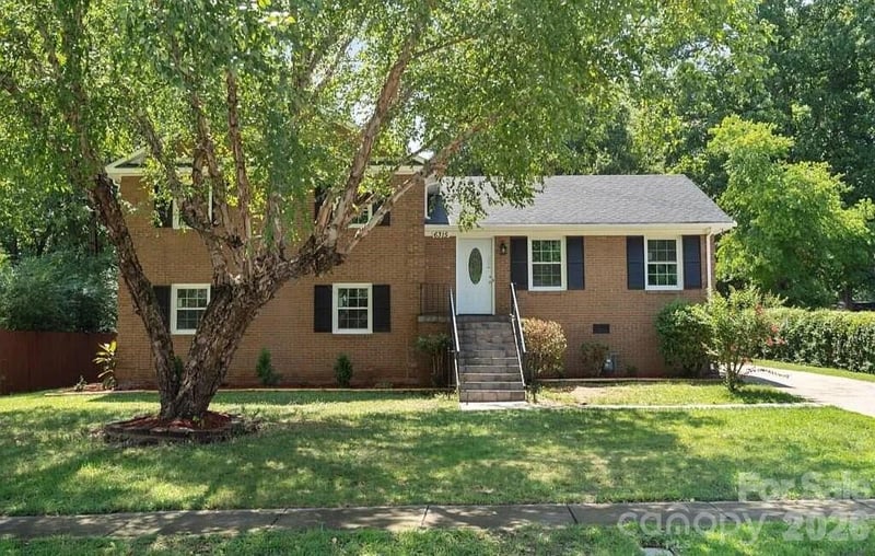 6315 Spring Garden Ln, Charlotte, NC 28213