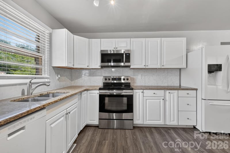 2216 Milton Rd, Charlotte, NC 28215