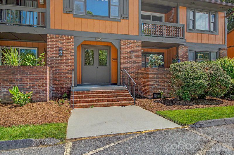 1765 Haywood Manor Rd #D, Hendersonville, NC 28791
