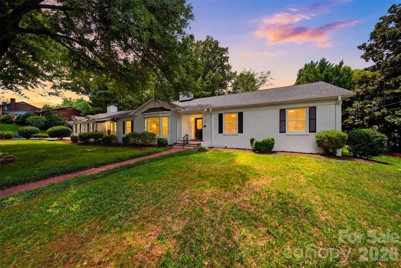 521 5th St NW, Hickory, NC 28601