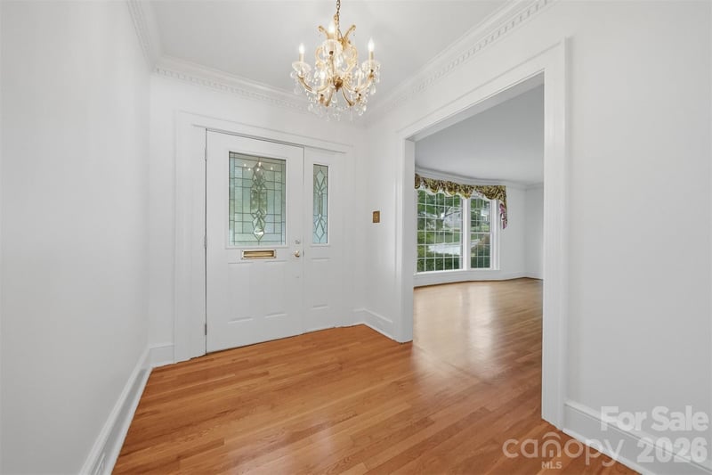 521 5th St NW, Hickory, NC 28601