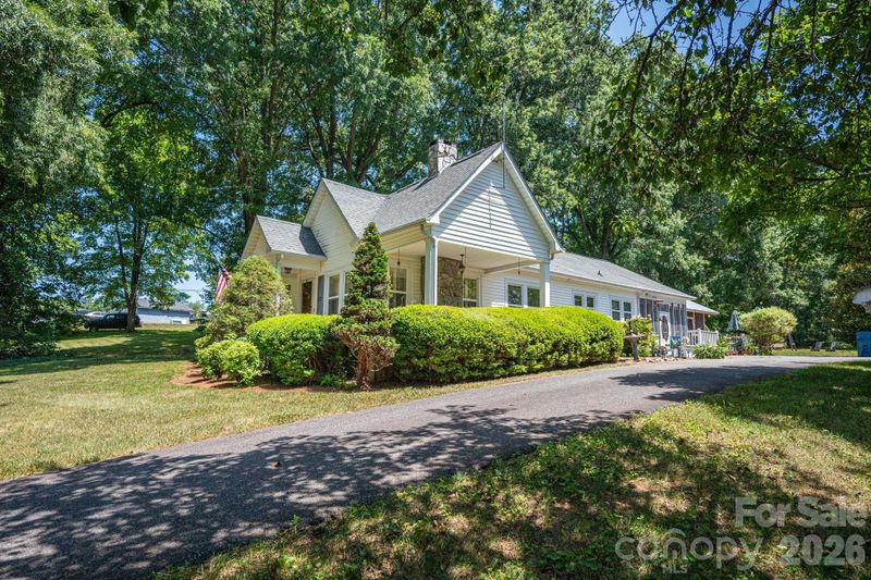 3512 Red Norris Dr, Maiden, NC 28650
