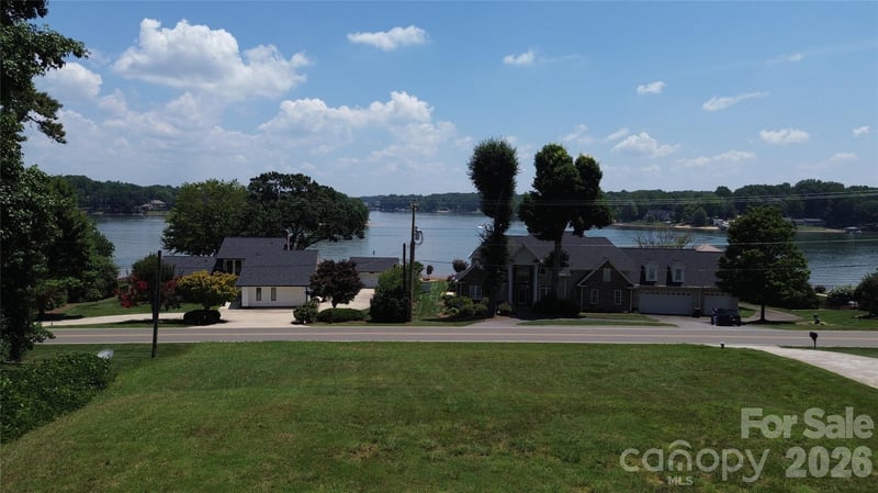 182 Wilson Lake Rd, Mooresville, NC 28117