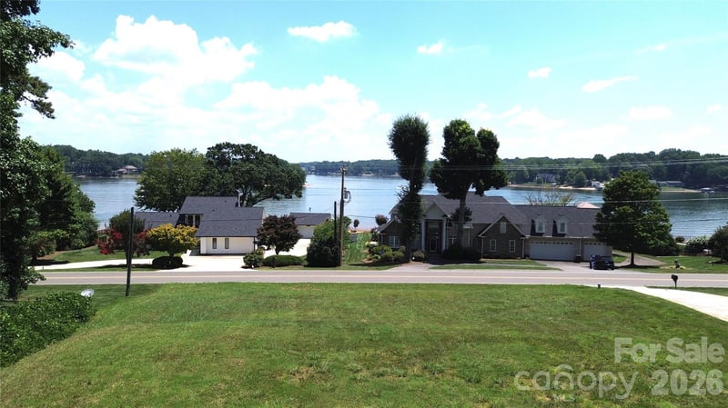182 Wilson Lake Rd, Mooresville, NC 28117