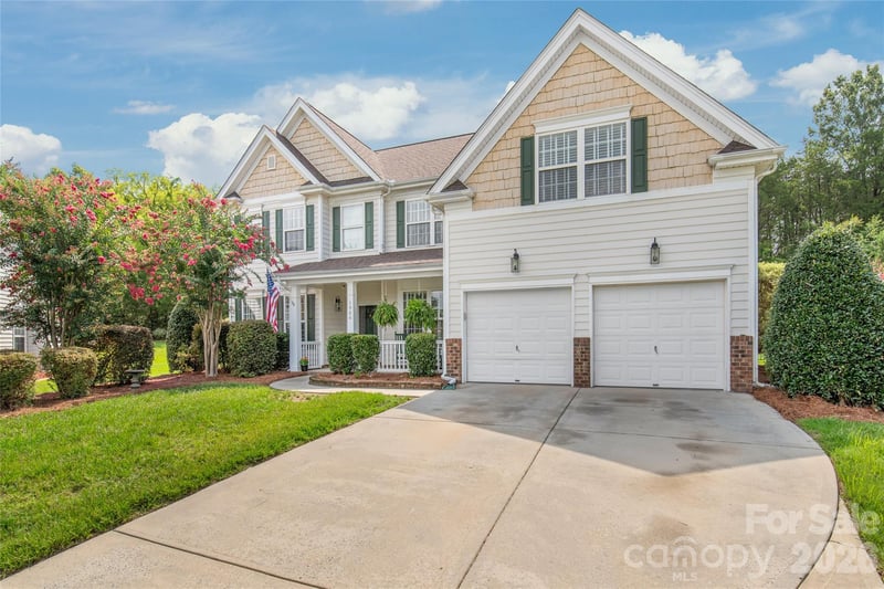 1906 Birchbrook Ct, Harrisburg, NC 28075