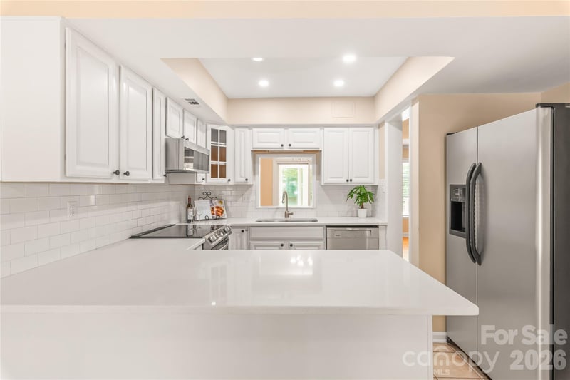8410 Cricket Lake Dr, Charlotte, NC 28277