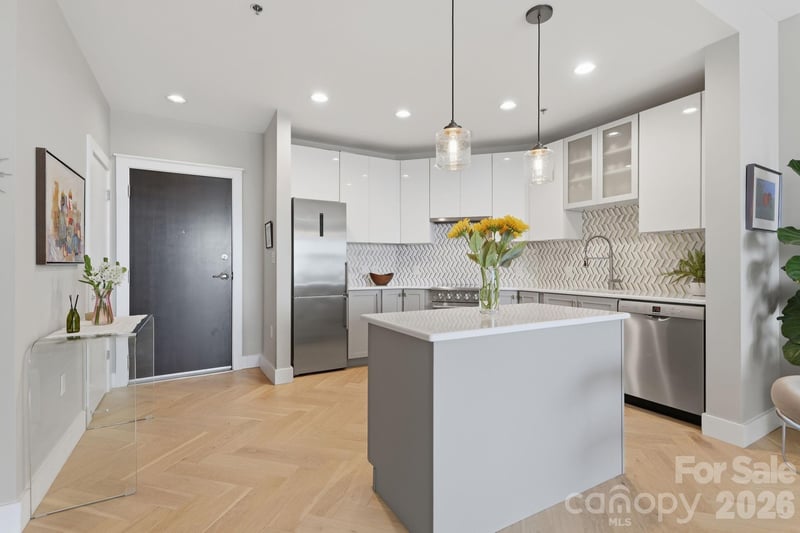 333 W Trade St #1306, Charlotte, NC 28202
