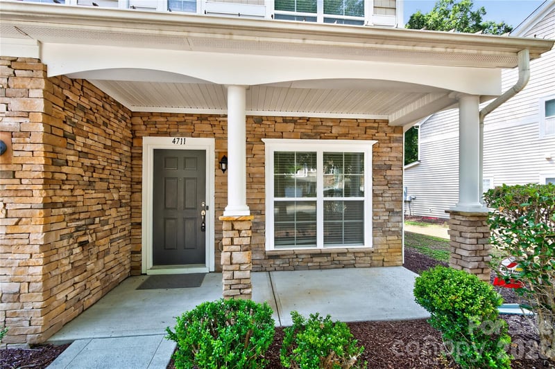 4711 Craigmoss Ln, Charlotte, NC 28278
