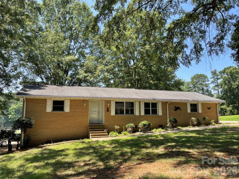 920 Page St, Mount Pleasant, NC 28124