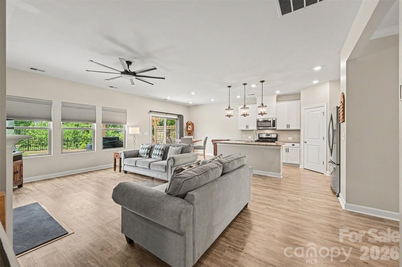 9330 Festival Way, Charlotte, NC 28215