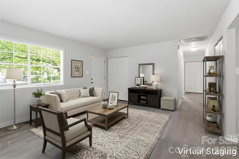 2121 Longleaf Dr, Charlotte, NC 28210