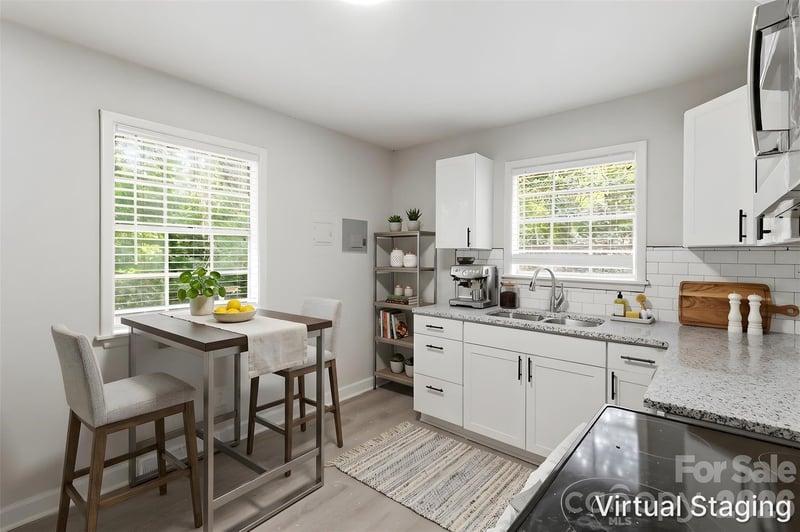 2121 Longleaf Dr, Charlotte, NC 28210