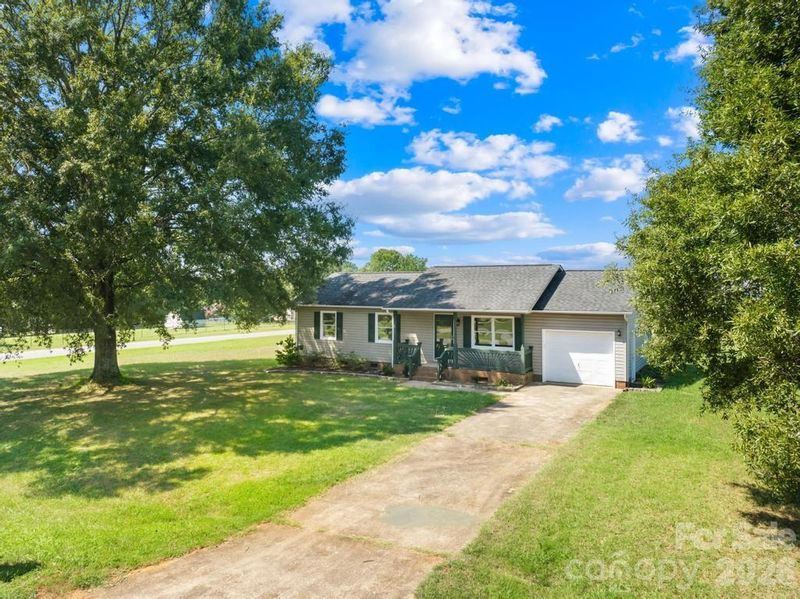 910 Lyndsey Brooke Ct, Lincolnton, NC 28092