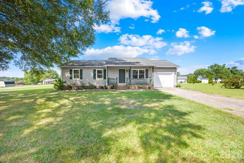910 Lyndsey Brooke Ct, Lincolnton, NC 28092