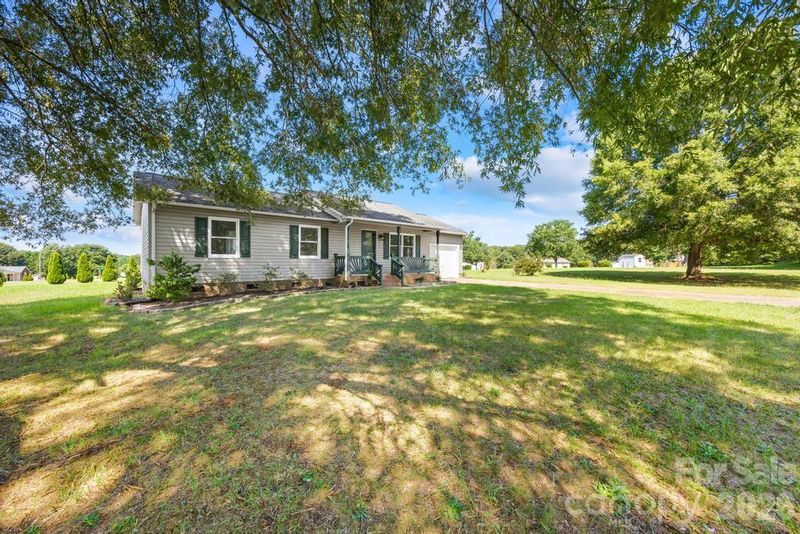 910 Lyndsey Brooke Ct, Lincolnton, NC 28092