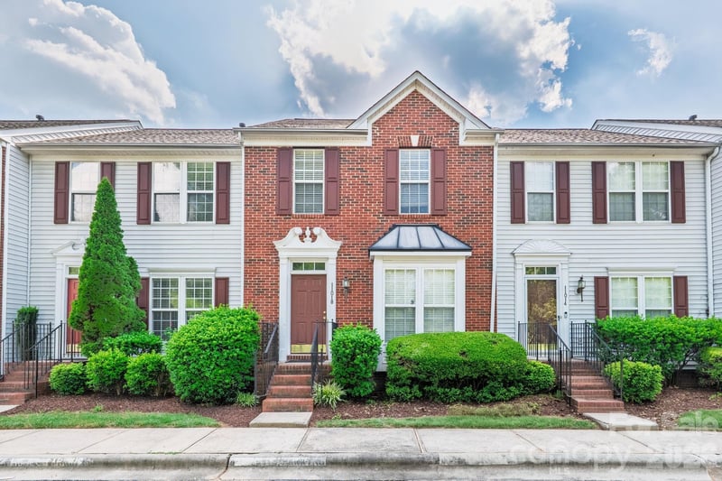 11018 Garden Oaks Ln, Charlotte, NC 28273