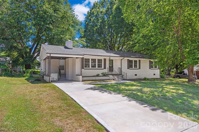 2323 Hedgewood Cir, Gastonia, NC 28052