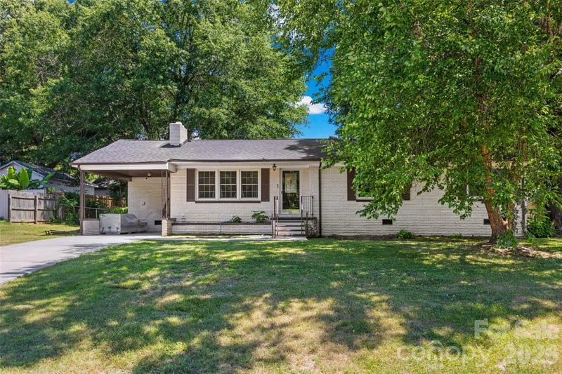 2323 Hedgewood Cir, Gastonia, NC 28052