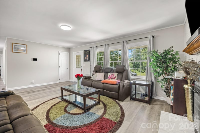 2323 Hedgewood Cir, Gastonia, NC 28052
