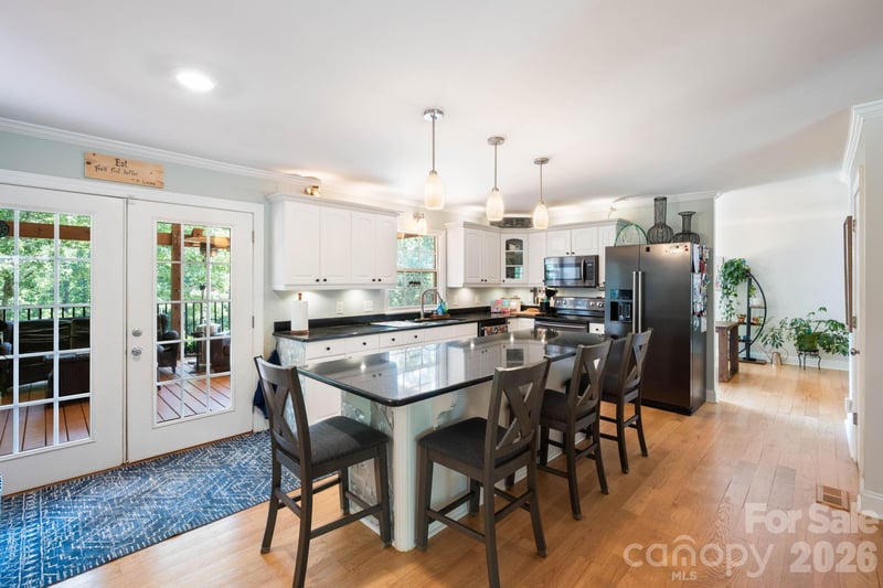843 W J St, Newton, NC 28658
