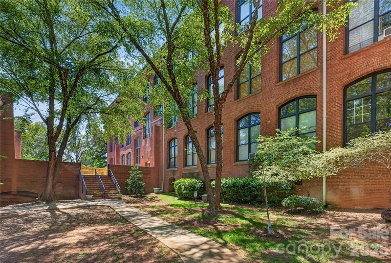 201 S Hoskins Rd #121, Charlotte, NC 28208
