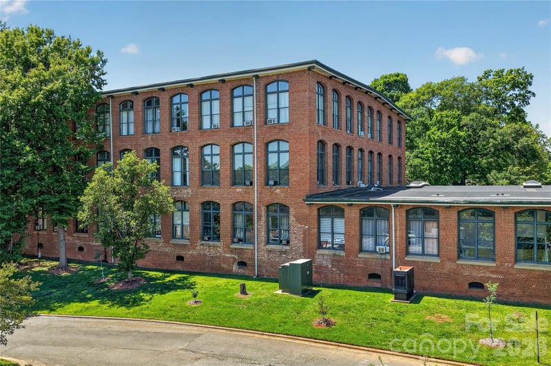 201 S Hoskins Rd #121, Charlotte, NC 28208