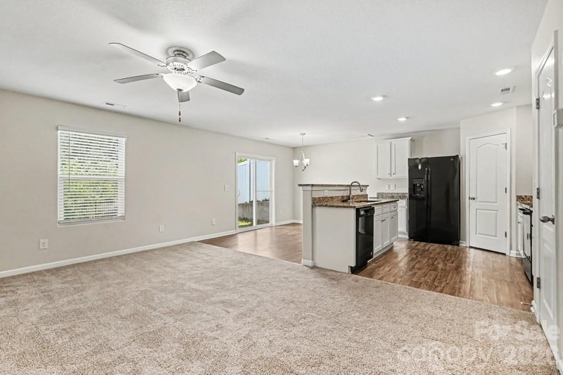 2240 Latimer Ln, Charlotte, NC 28214