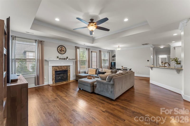 1776 White Water Ct, Hickory, NC 28602