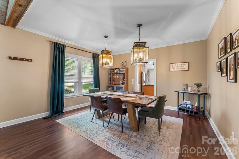 1026 14th Avenue Dr NW, Hickory, NC 28601