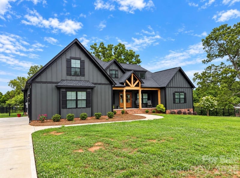 501 Edmunds Ln, Clover, SC 29710