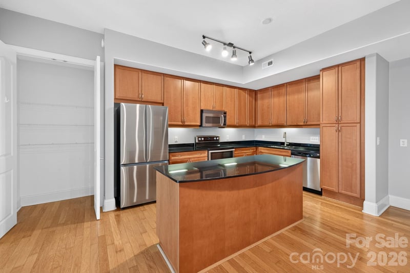 4620 Piedmont Row Dr #603, Charlotte, NC 28210
