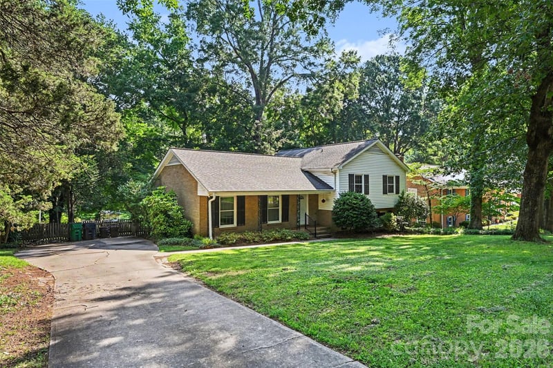 6207 Honegger Dr, Charlotte, NC 28211