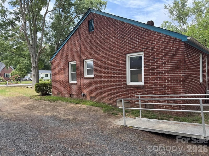 945 S Confederate Ave, Rock Hill, SC 29730