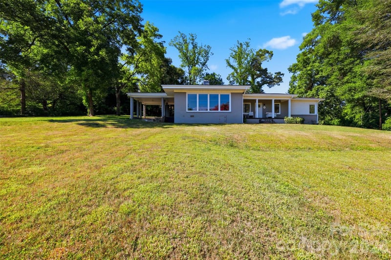 104 31st Ave NE, Hickory, NC 28601