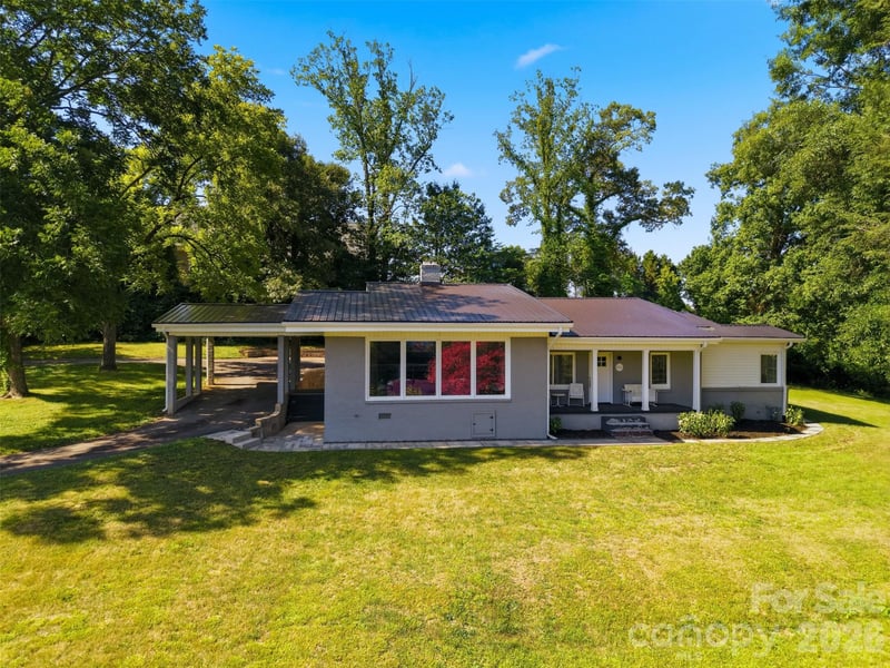 104 31st Ave NE, Hickory, NC 28601