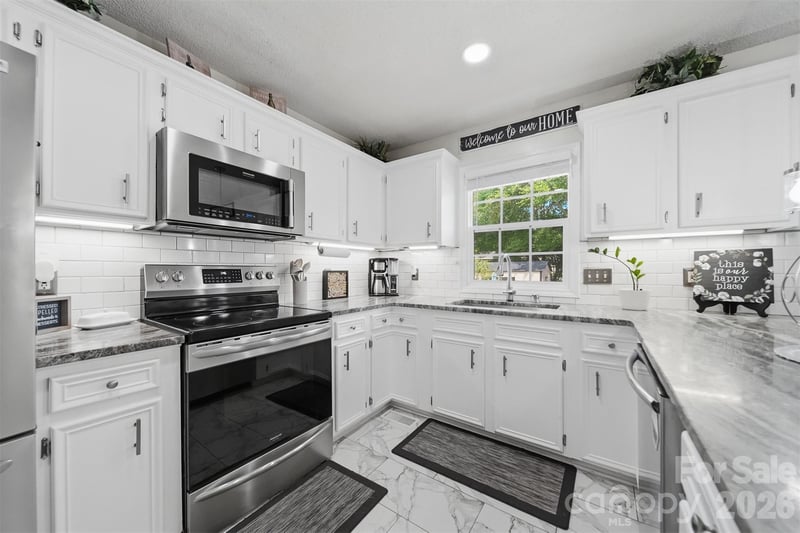 927 Victoria Ave, Kannapolis, NC 28081