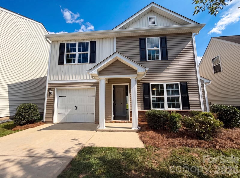 8222 Gabon Ct, Charlotte, NC 28215