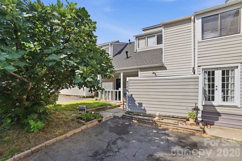 8338 Cricket Lake Dr, Charlotte, NC 28277