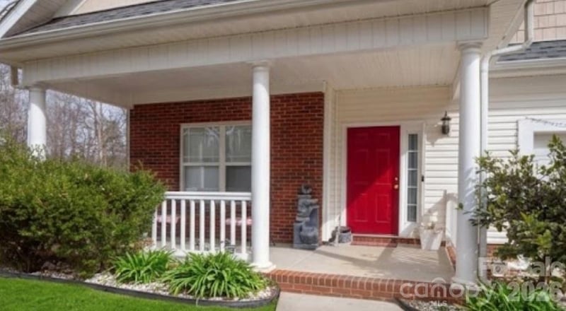 5912 Almond Rd, Charlotte, NC 28227